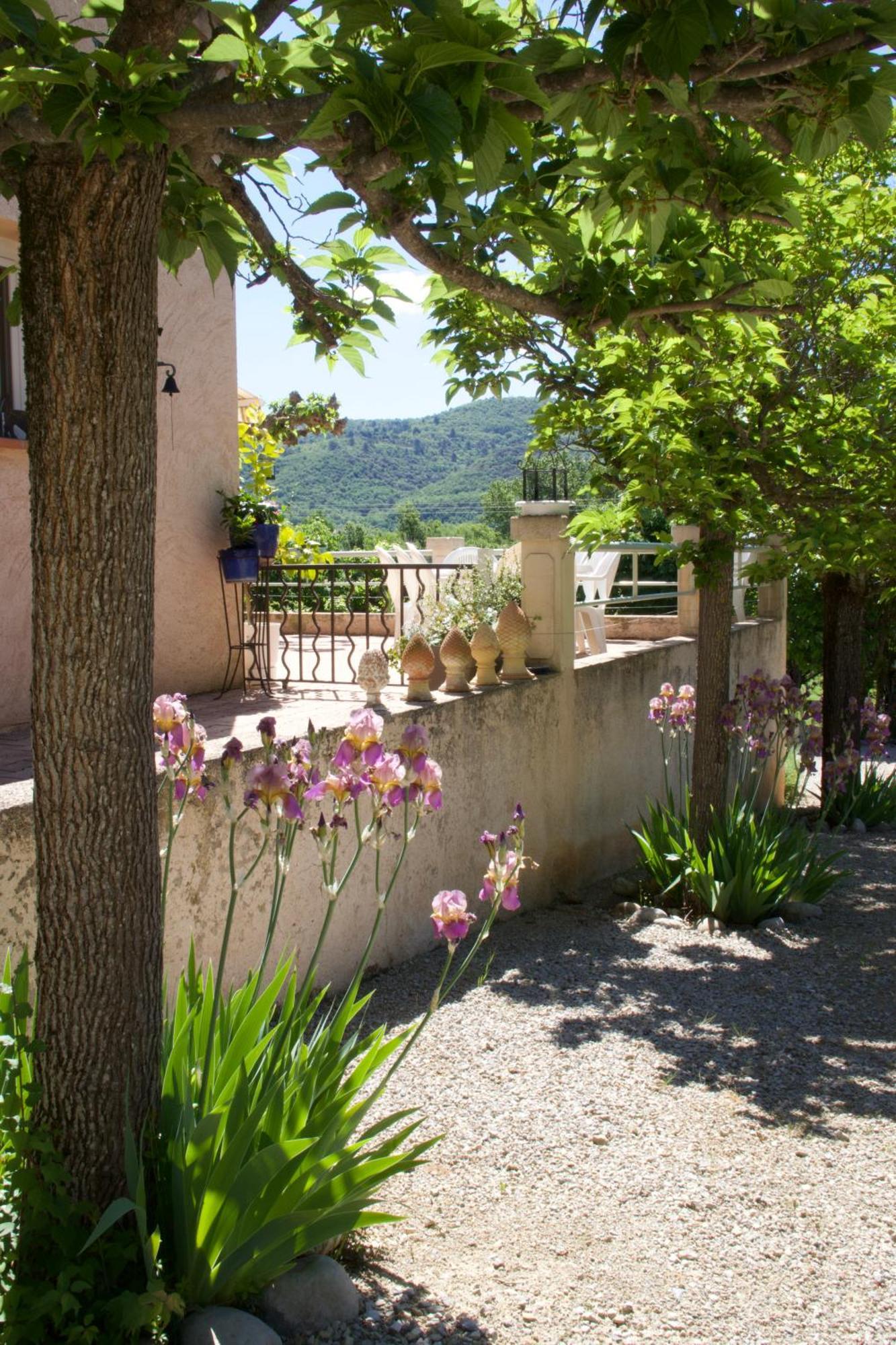 La Bastide Des Roses Bed & Breakfast Saint-Julien-d'Asse Bagian luar foto