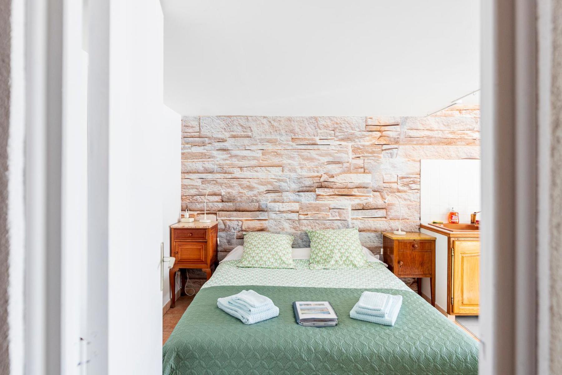 La Bastide Des Roses Bed & Breakfast Saint-Julien-d'Asse Bagian luar foto