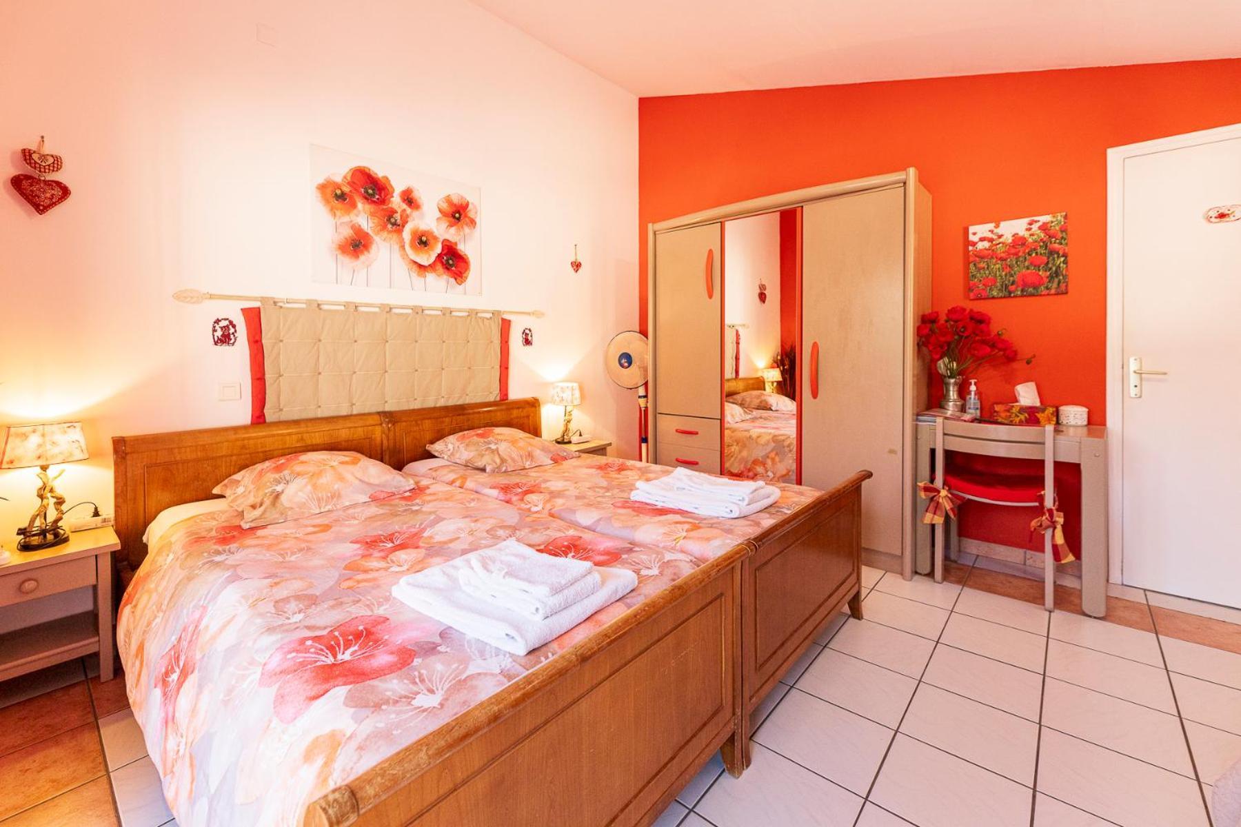 La Bastide Des Roses Bed & Breakfast Saint-Julien-d'Asse Bagian luar foto