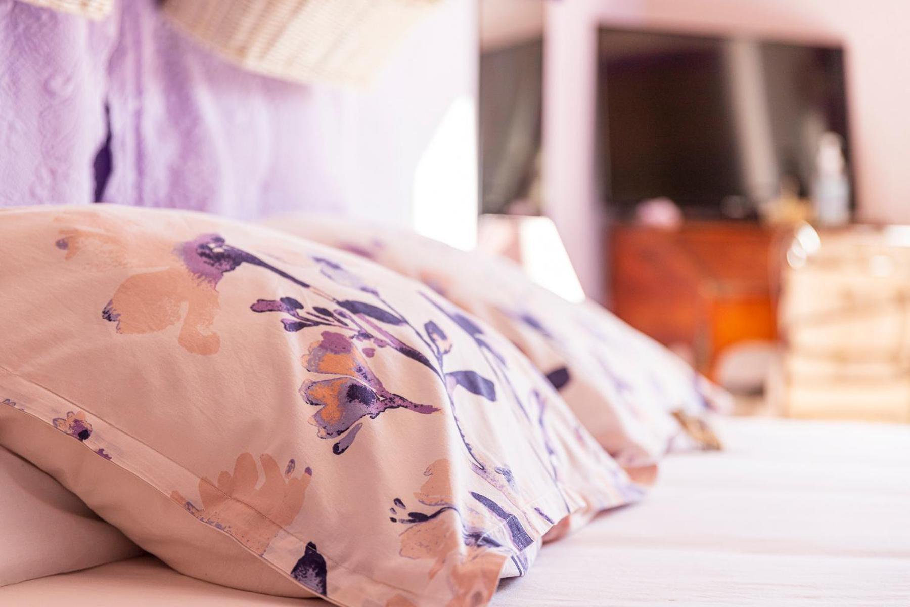 La Bastide Des Roses Bed & Breakfast Saint-Julien-d'Asse Bagian luar foto