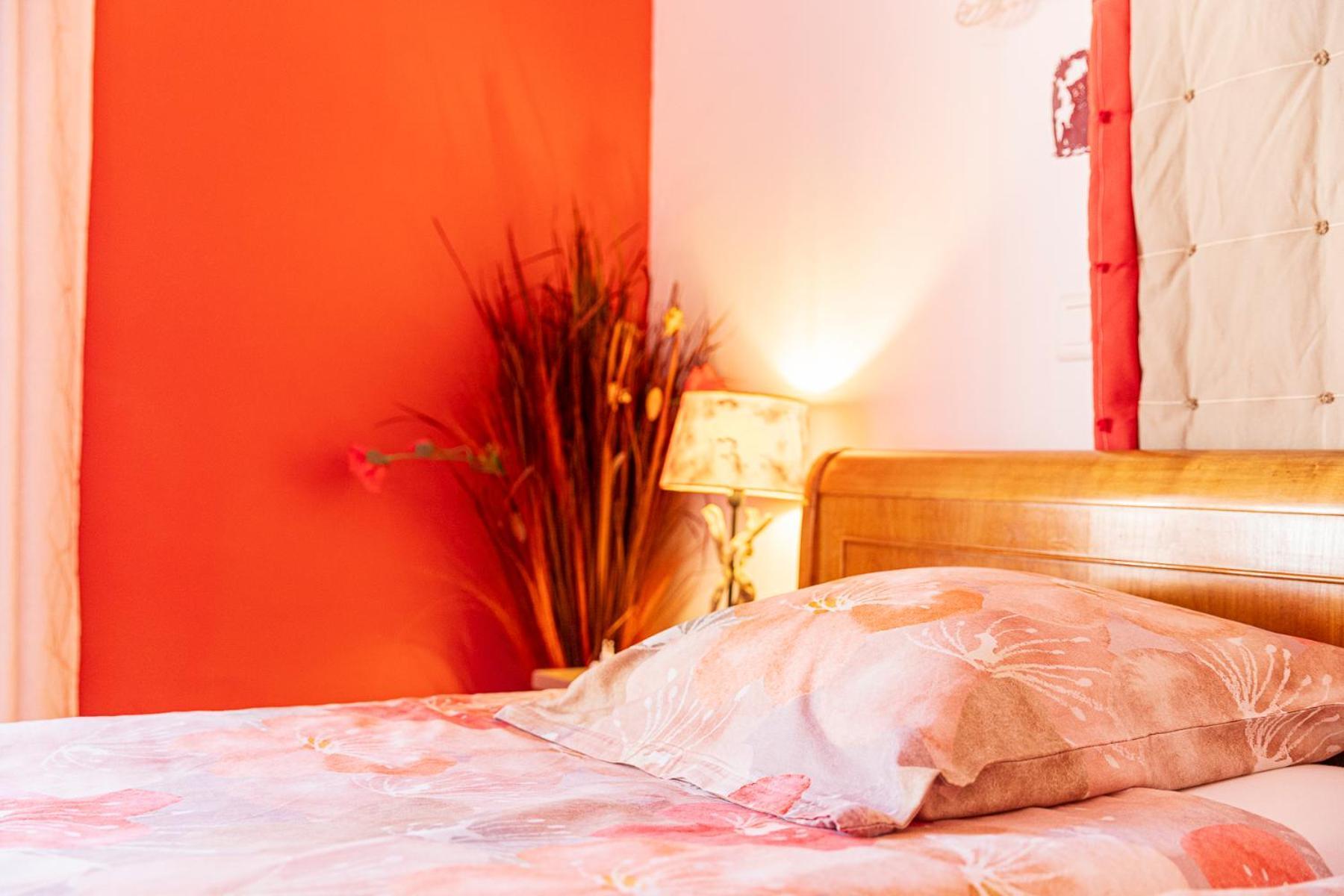 La Bastide Des Roses Bed & Breakfast Saint-Julien-d'Asse Bagian luar foto
